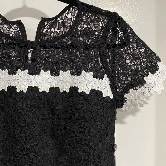 Adrianna Papell flower lace dress - Picture 2 of 4